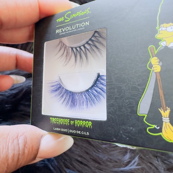 EYELASHES - Picture 4 of 4